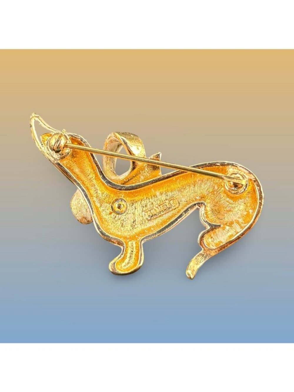 Monet Dachshund Dog Brooch Gold Tone Wiener Puppy Pin Mid Century Vintage - Picture 2 of 5